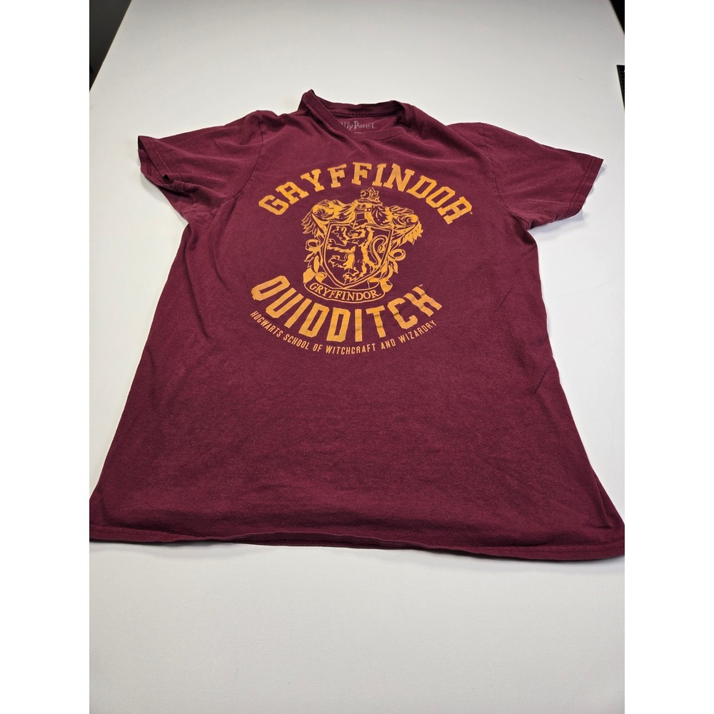 Harry Potter Gryffindor Quidditch Women Medium Maroon Excellent Graphic Tee